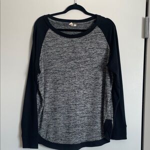 GAP Black and Gray Crew Neck Sweater